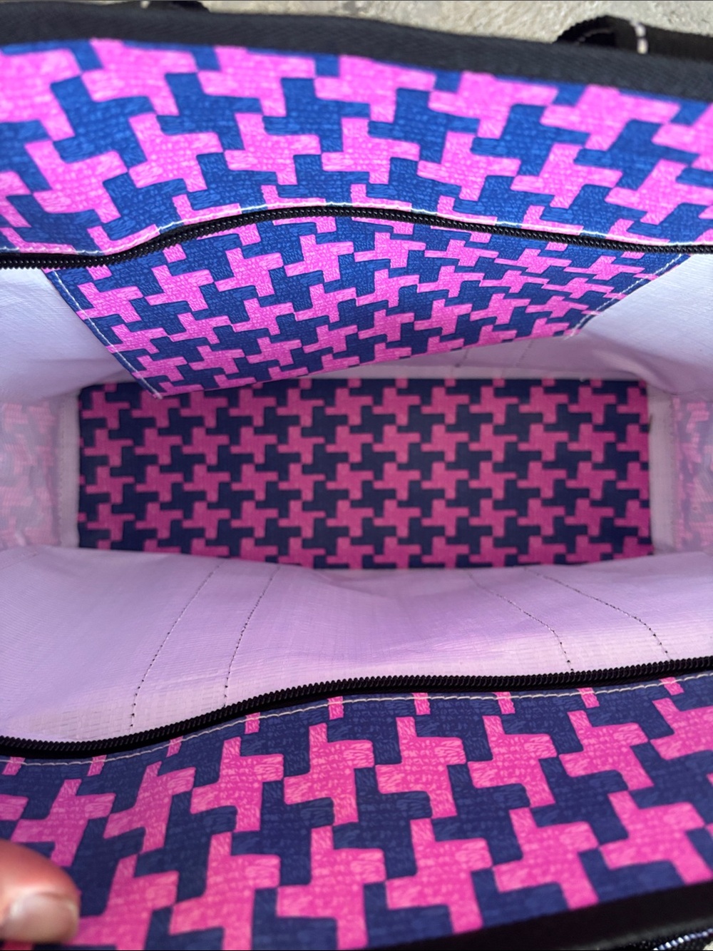 SCOUT Pocket Rocket Tote in Pink & Navy Houndstooth - Picture 6 of 7